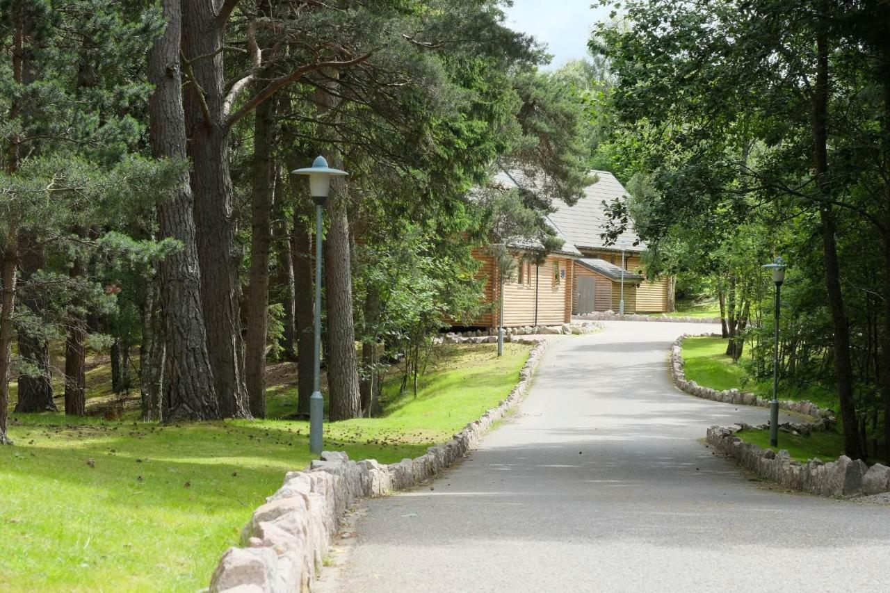 Macdonald Woodland Lodges At Macdonald Aviemore Resort Exterior foto